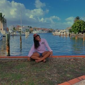 Meet your Posher, Alanis victoria